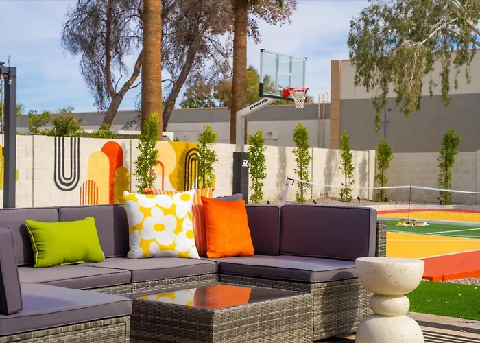 Lazy River Luxe 6 Bedroom Sleeps 16 Pickleball Hot Tub Glendale